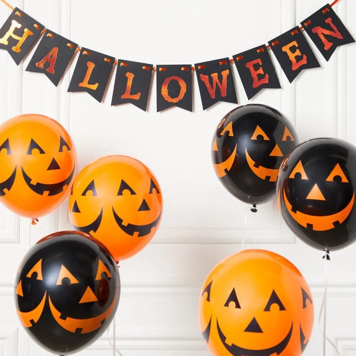 Happy Halloween Value Decorating Kit